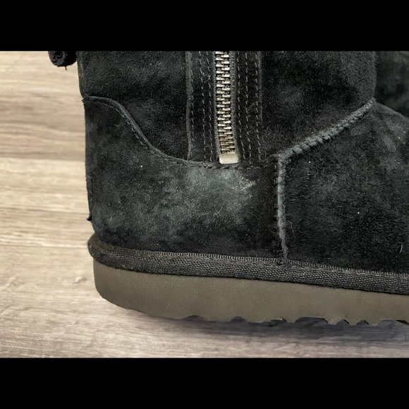 Ugg Classic Mini - Black - Size 4 - Picture 4 of 16